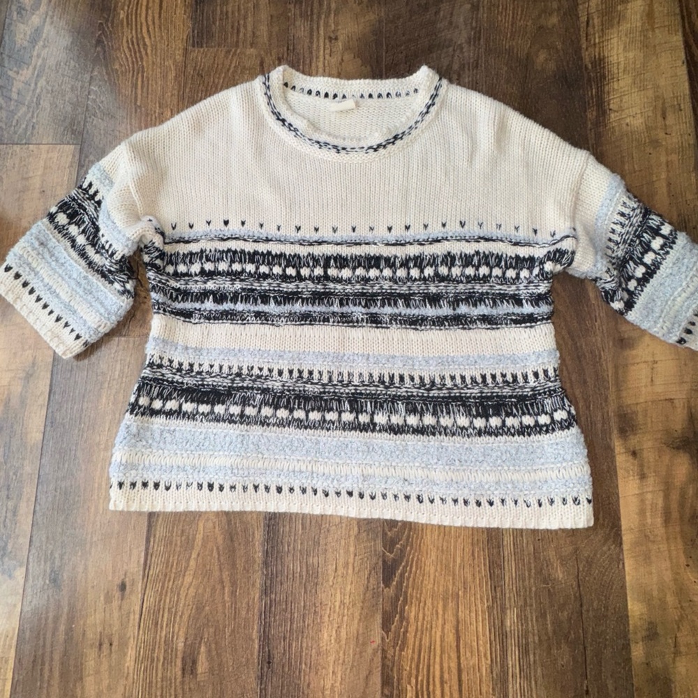 Chic Women's Knit Sweater - Cream and Black